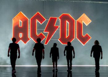 AC/DC 50 χρόνια: Οι περιορισμένες εκδόσεις βινυλίων σε χρυσό χρώμα