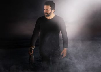 Ηλίας Παλιουδάκης – «Κόρη Ενός Θεού (2024 version) – Νέο τραγούδι από το επιτυχημένο sountrack «Σασμός»