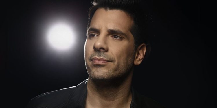 Θοδωρής Φέρρης – «Είμαι Εδώ Για Σένα» – Το Νέο του single έγινε επιτυχία!