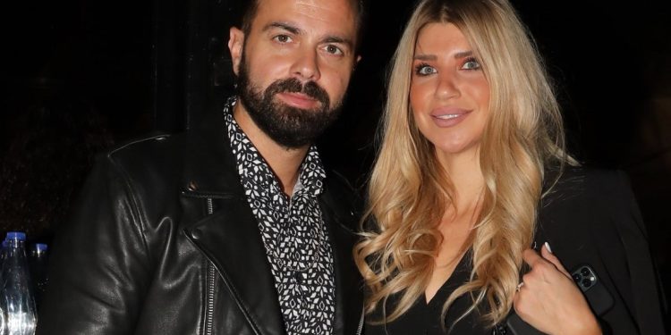 Ηλίας Βρεττός: Ευχήθηκε στη σύζυγό του με ένα τρυφερό βίντεο