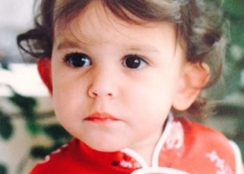 To πανέμορφο μωρό της φωτογραφίας είναι σήμερα γνωστή Ελληνίδα ηθοποιός