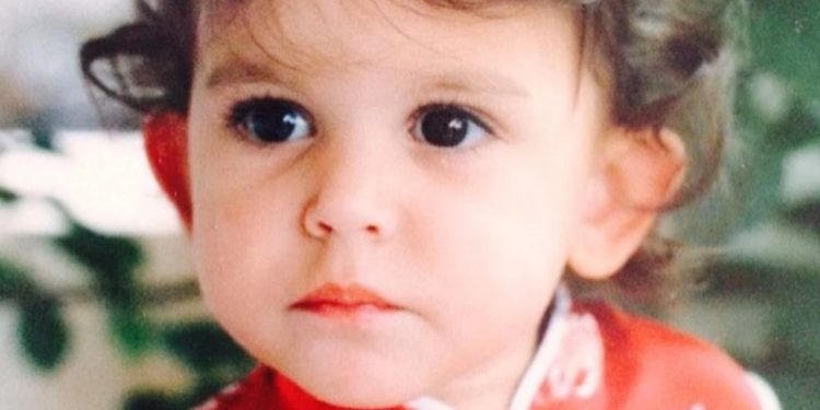 To πανέμορφο μωρό της φωτογραφίας είναι σήμερα γνωστή Ελληνίδα ηθοποιός