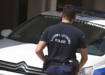 Λάρισα: 50χρονος έκανε στριπτίζ σε κοινή θέα