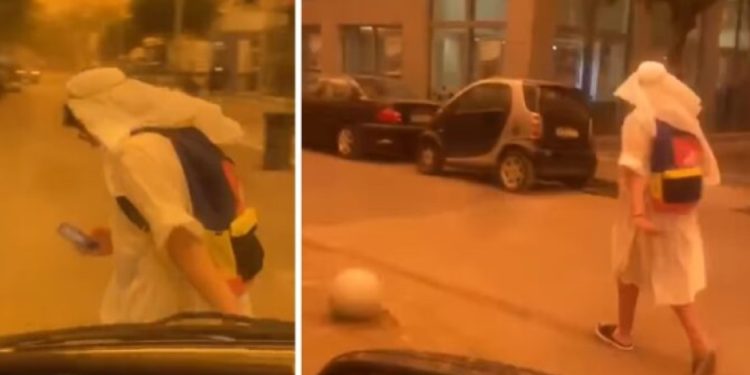 Καλαμάτα: Νεαρός ένιωσε…Σαουδάραβας – Βγήκε με κελεμπία λόγω αφρικανικής σκόνης