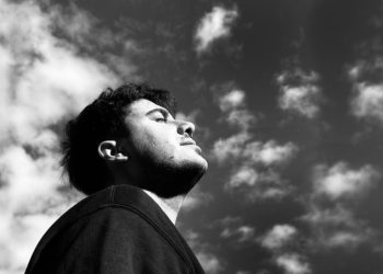 Δημήτρης Κόψης: Το νέο του single έχει τίτλο «Άλλος εαυτός»