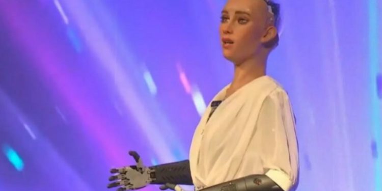 Το διασημότερο ρομπότ του κόσμου, η Sophia βρέθηκε στο Ηράκλειο