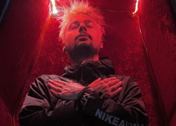 Sin Boy: Φωτογραφήθηκε σε φέρετρο – «Τι άλλο να κάνω για να με κάνετε viral;»