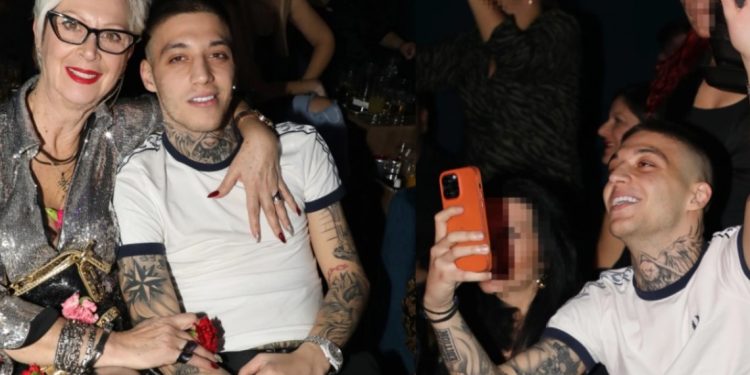 Ο Trannos διασκέδαζε με την μητέρα του στα μπουζούκια μέχρι το πρωί