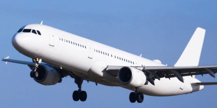 Τρόμος σε πτήση με 179 επιβάτες – Κινητήρας έπιασε φωτιά μετά την απογείωση