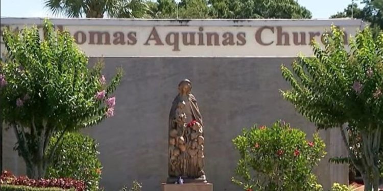 Φλόριντα: Ιερέας δάγκωσε γυναίκα που ήθελε να κοινωνήσει