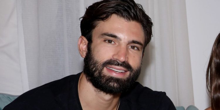 Ηλίας Γκότσης: Δεν μου λείπει η τηλεόραση – Ξέρω ότι θα πάω απλά να κάνω τη «γλάστρα»