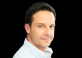 Δημήτρης Μακαλιάς: «Μου αρέσει η τηλεόραση αλλά ο κιτρινισμός με κουράζει»