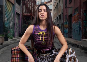 Wiwibloggs Lounge: Θερμή υποδοχή των fans στην Μαρίνα Σάττι!