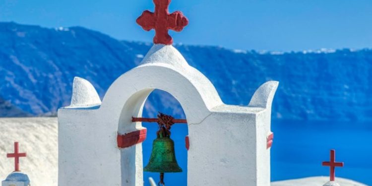 Κυριακή του Πάσχα: Τα έθιμα από όλη την Ελλάδα