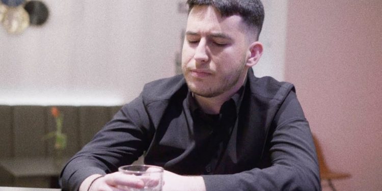 Μάριος Τσιλιγιάννης: Ο 17χρονος ξεσήκωσε τους Έλληνες της Γερμανίας με τη γνήσια λαϊκή φωνή του!