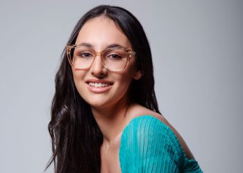 Klavdia: «Βασανίζομαι», το νέο της single