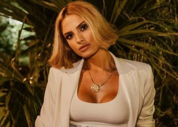 Η Κατερίνα Λιόλιου παρουσιάζει το album της «1994»