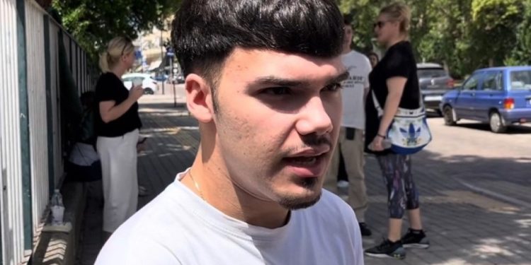 Viral έγινε ο μαθητής που είπε: «Θέλω να περάσω στον Πειραιά λόγω του Ολυμπιακού»