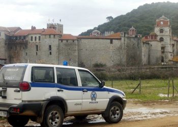 Άγιο Όρος: Η ΕΛΑΣ ετοιμάζει έφοδο στη Μονή Εσφιγμένου – «Ταμπουρώνονται» μοναχοί