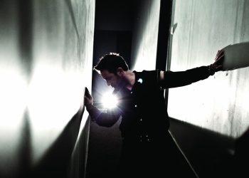 Γιώργος Μαζωνάκης:«Kάθε τραγούδι που κυκλοφορώ εκφράζει την περίοδο που βιώνω»