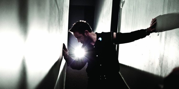 Γιώργος Μαζωνάκης:«Kάθε τραγούδι που κυκλοφορώ εκφράζει την περίοδο που βιώνω»