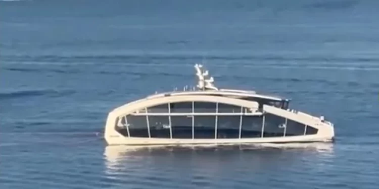 Μύκονος: Υπερπολυτελές φουτουριστικό γιοτ αξίας σχεδόν μισού δισ. ευρώ