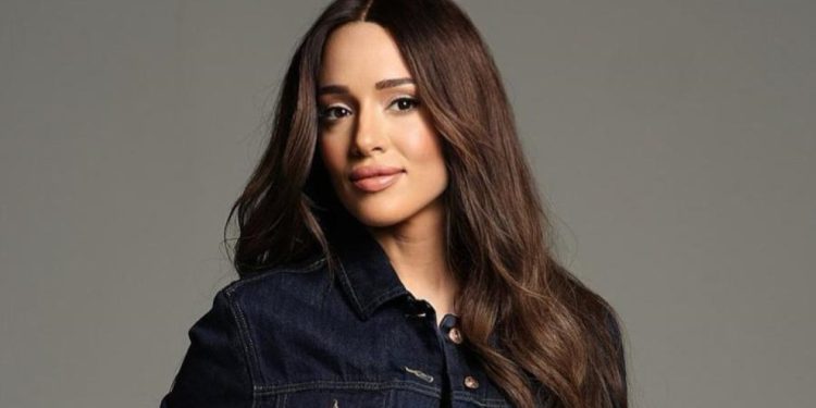 Καλομοίρα: Η 8χρονη κόρη της έγινε παρανυφάκι σε γάμο στη Λακωνία