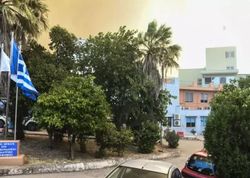 Πάτρα: Ανοίγει το Καραμανδάνειο Νοσοκομείο δύο 24ωρα μετά τη μεγάλη φωτιά 