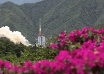 Κίνα: Διαστημικός πύραυλος εκτοξεύθηκε «κατά λάθος»