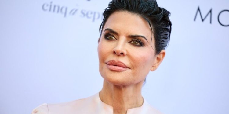 Λίζα Ρίνα: Η γυμνή φωτογραφία που δημοσίευσε στα 61α γενέθλιά της