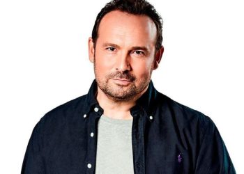 Στο Καρπενήσι ο Κώστας Μακεδόνας, στις 11/08