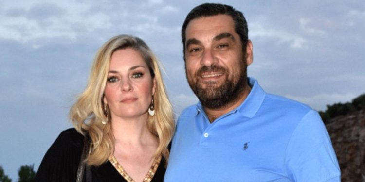 Ελισάβετ Μουτάφη – Μάνος Νιφλής: Υιοθέτησαν  ένα αγοράκι από την Αφρική