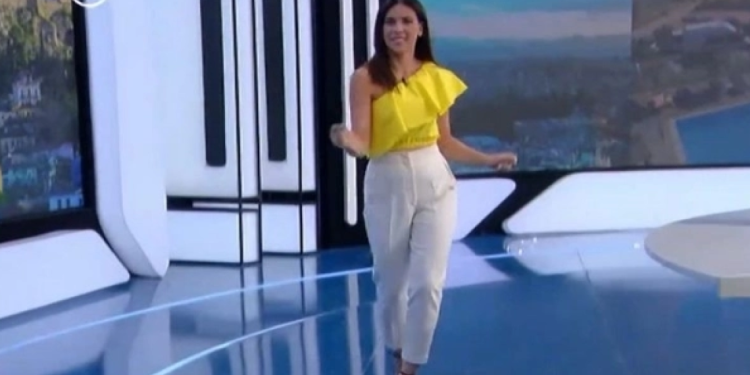 Viral έγινε η παρουσιάστρια που αποχώρησε από το στούντιο χορεύοντας