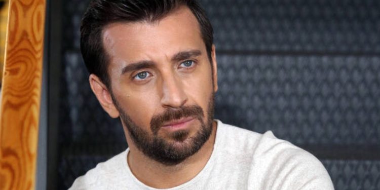 Θάνος Πετρέλης: Η κόρη του πέρασε στη Νομική  Θεσσαλονίκης