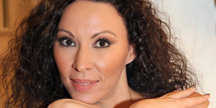 Συγκινεί η Δώρα Χρυσικού για την μάχη της με τον καρκίνο 