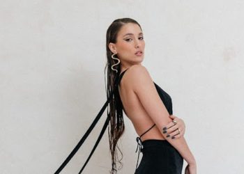 “Mykonos” – Η Evangelia μας ταξιδεύει στο “νησί των ανέμων”