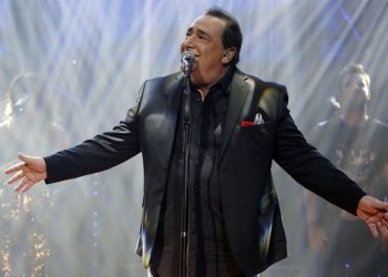 Η βιογραφία του Βασίλη Καρρά