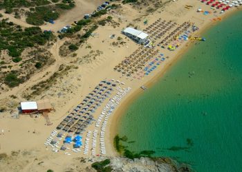 Καβάλα: Η μαγευτική παραλία «ακούει» στο όνομα Αμμόλοφοι