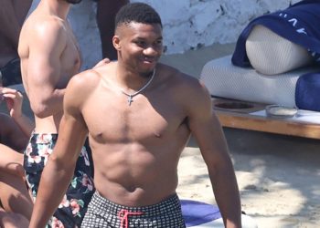 Γιάννης Αντετοκούνμπο: Στη Μύκονο ο σούπερ σταρ του NBA