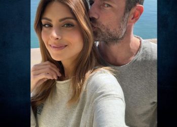 Ανθή Σαλαγκούδη: Φωτογραφίζεται αγκαλιά με τον Κοσμά Κουμιανό στη Κέα