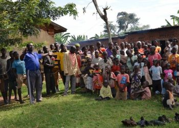 Ουγκάντα: Αγρότης με 12 συζύγους & 102 παιδιά ζητά μεθόδους αντισύλληψης