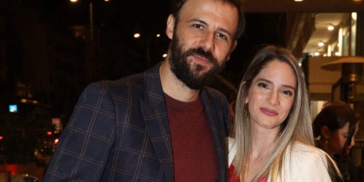 Νίκος Γκέλια: Πώς φαίνονται στη σύζυγό του οι ερωτικές του σκηνές στην τηλεόραση;