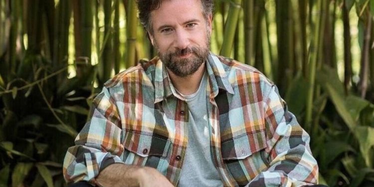 Κωστής Μαραβέγιας: Ακύρωσε εμφανίσεις του λόγω πένθους