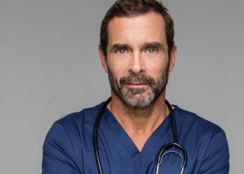 Ο «Γιατρός» επιστρέφει στον Alpha με νέα συναρπαστικά επεισόδια