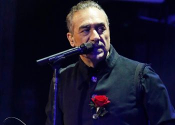 Βγήκε αληθινός μετά από 26 χρόνια ο Νότης Σφακιανάκης