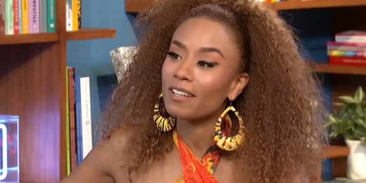 Shaya: Μιλά για τα πρώτα της χρόνια στην Ελλάδα