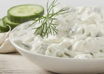 Σαντορίνη: Μαγαζί φτιάχνει παγωτό με γεύση… τζατζίκι