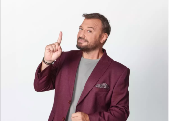 Ο Χρήστος Φερεντίνος «επιστρέφει» με το Still Standing 
