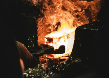 Έτσι βγήκε η φράση «διά πυρός και σιδήρου»