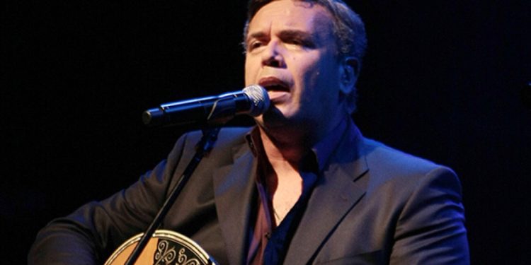 Μανώλης Λιδάκης: Το πρώτο μήνυμα μετά το σοβαρό χειρουργείο του